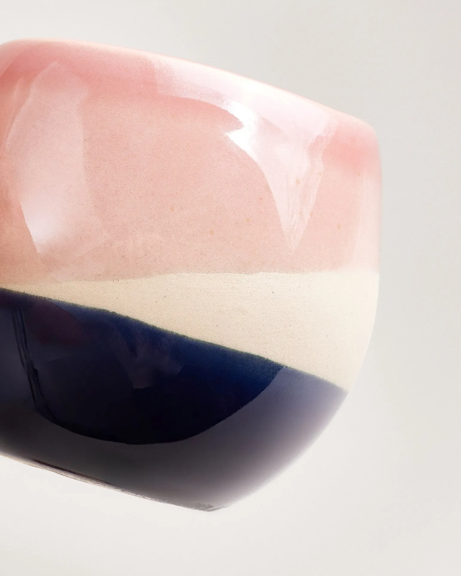 Bica Espressotasse rosa sand dunkelblau